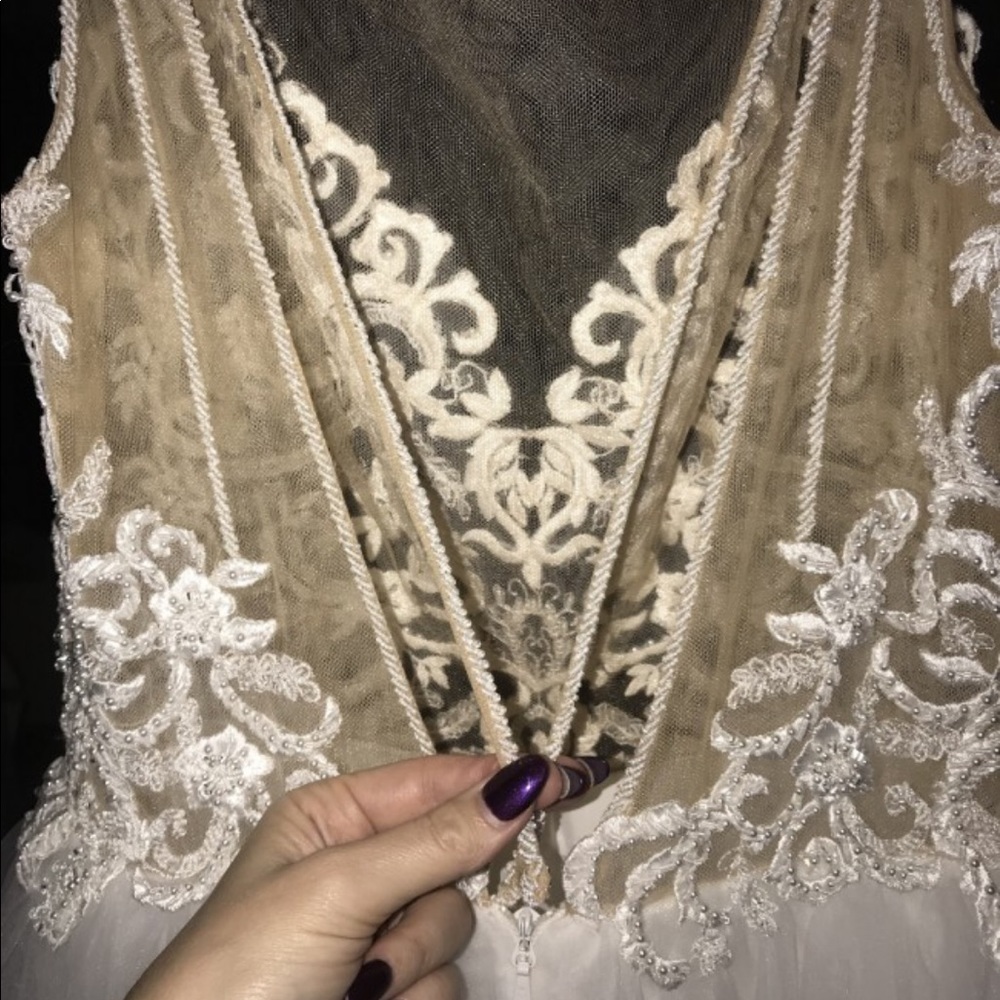 Stunning wedding gown! New with tags! - Picture 11 of 16